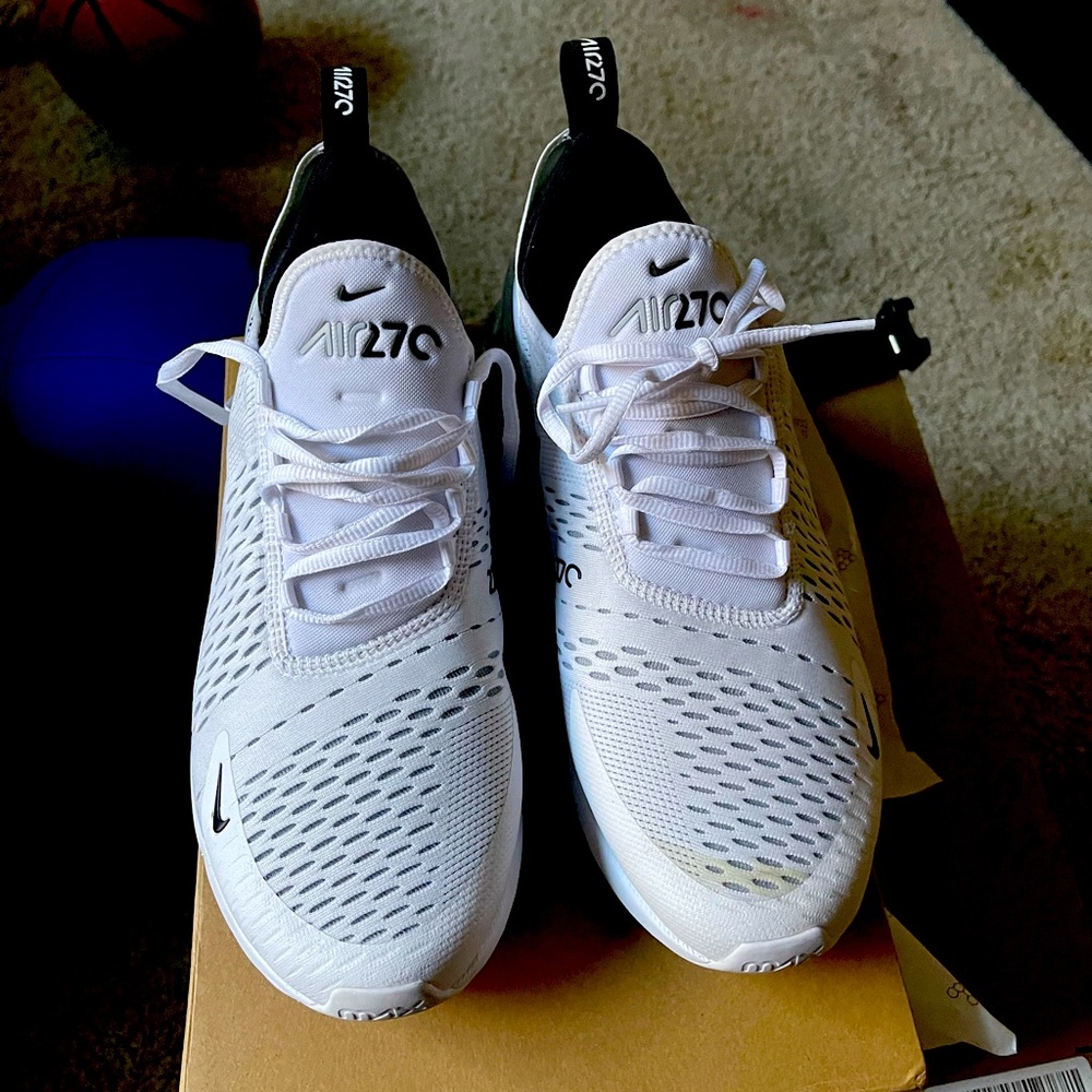 Nike Air Max 270.